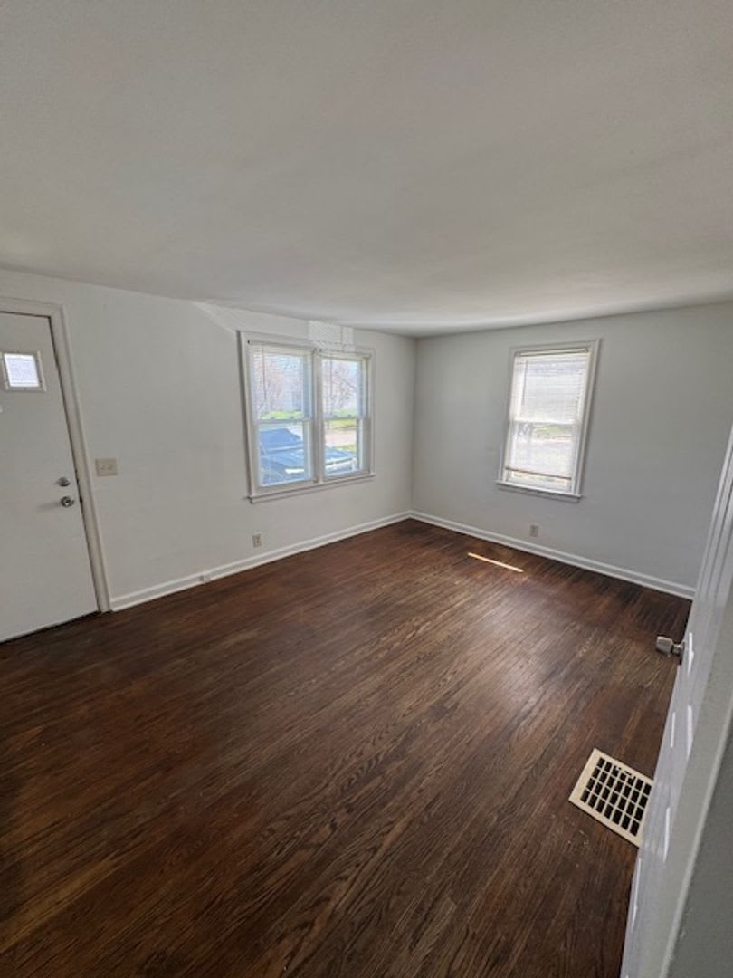 619 Waverly St – photo 2