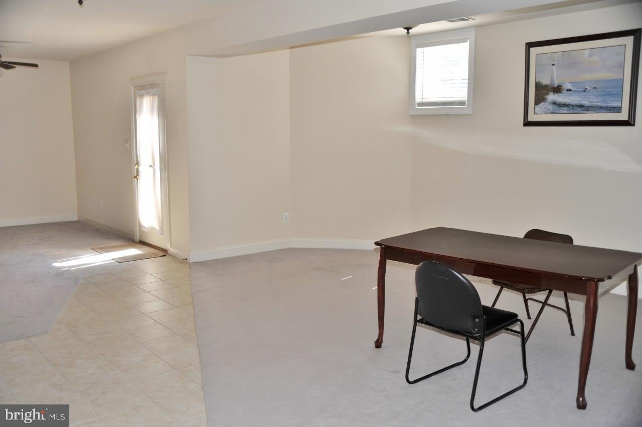7582 VENTURE DR – photo 5