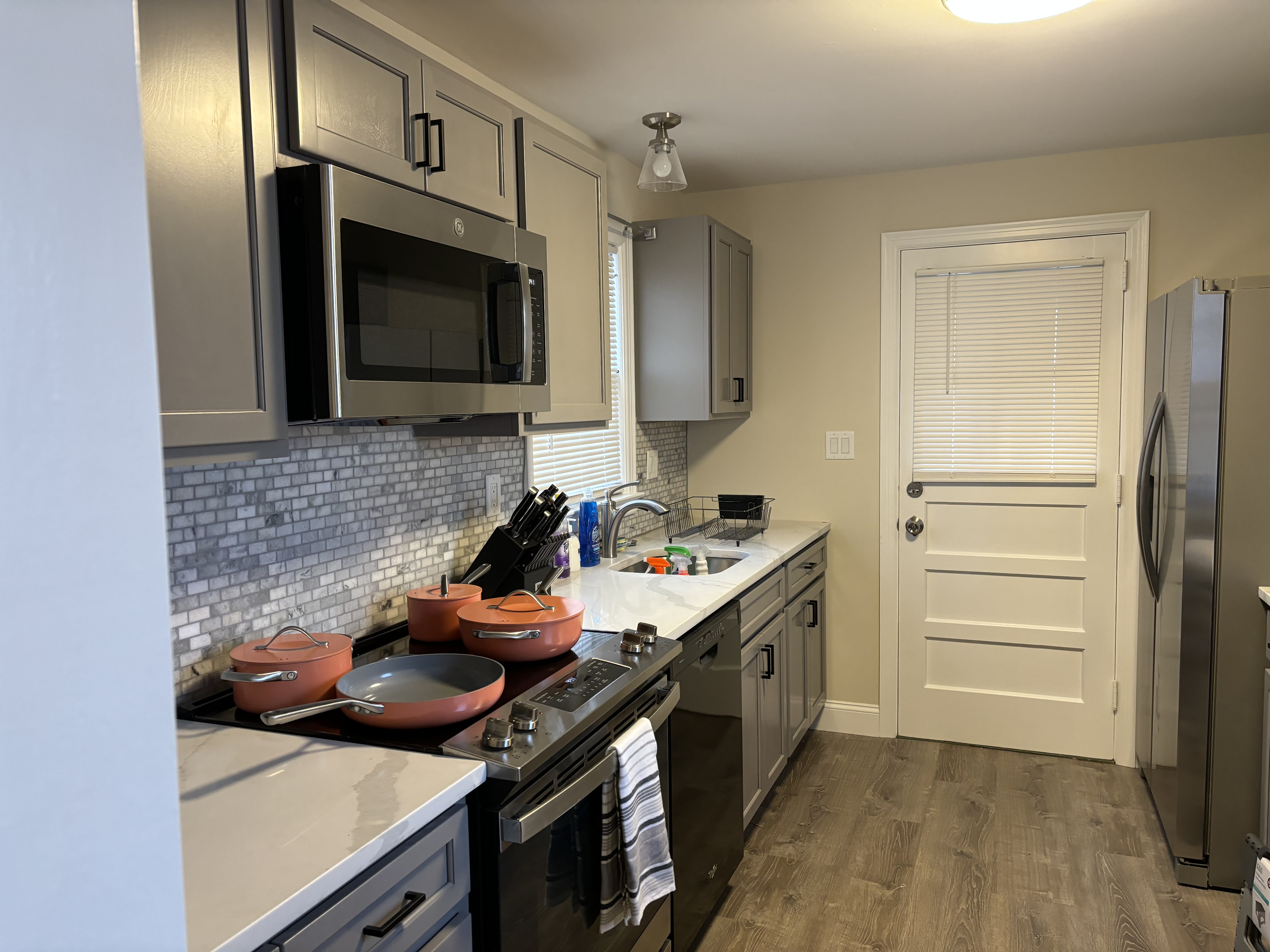 300 Dyer St – photo 5
