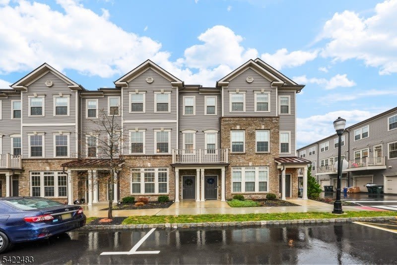 101 Robeson St – photo 1
