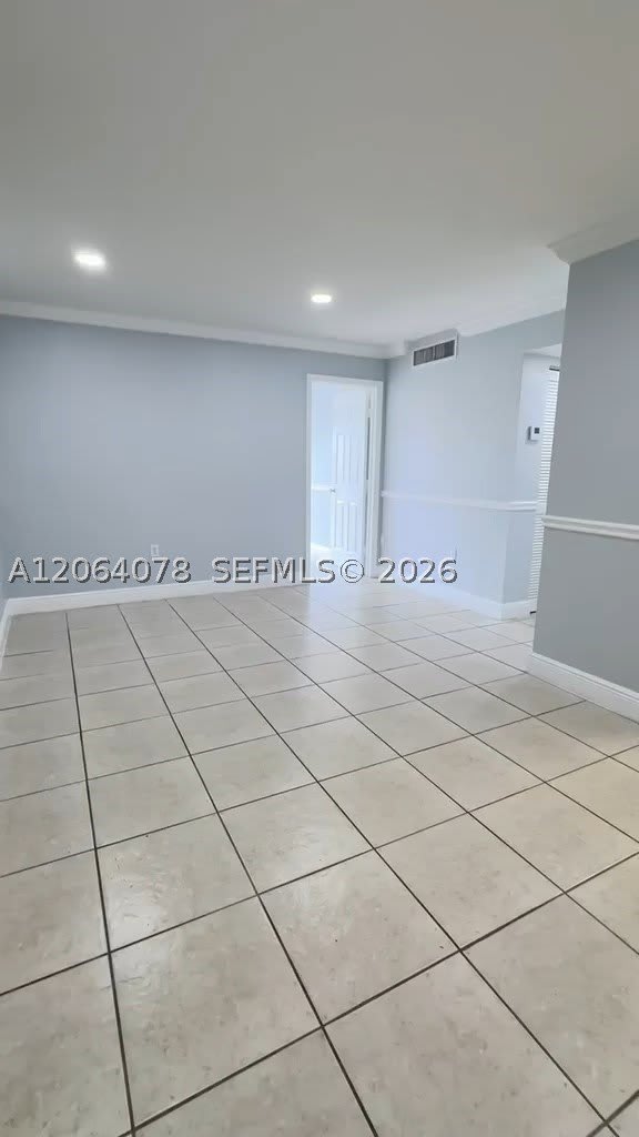 9405 SW 76th St – photo 3