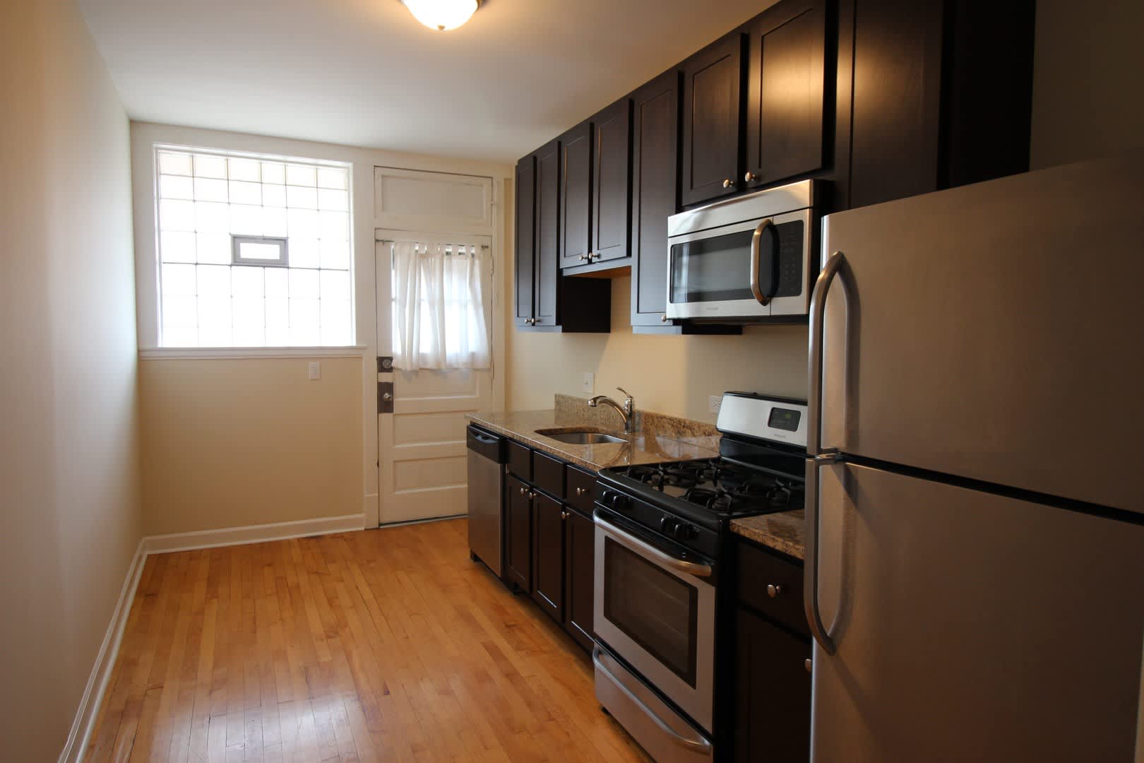 2339 W Rosemont Ave – photo 1