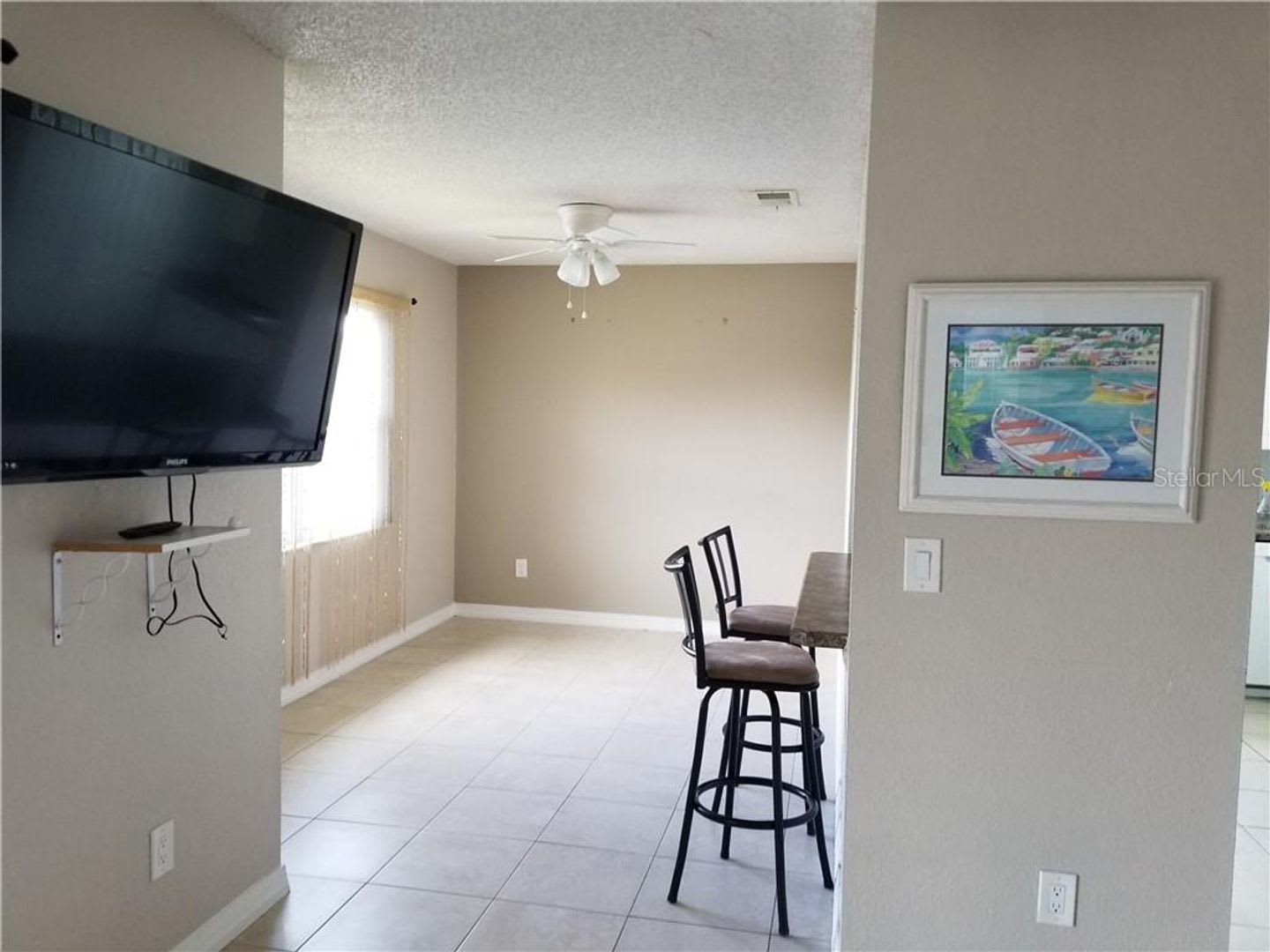 Hawthorne Village Condo- Unit 6 – photo 4