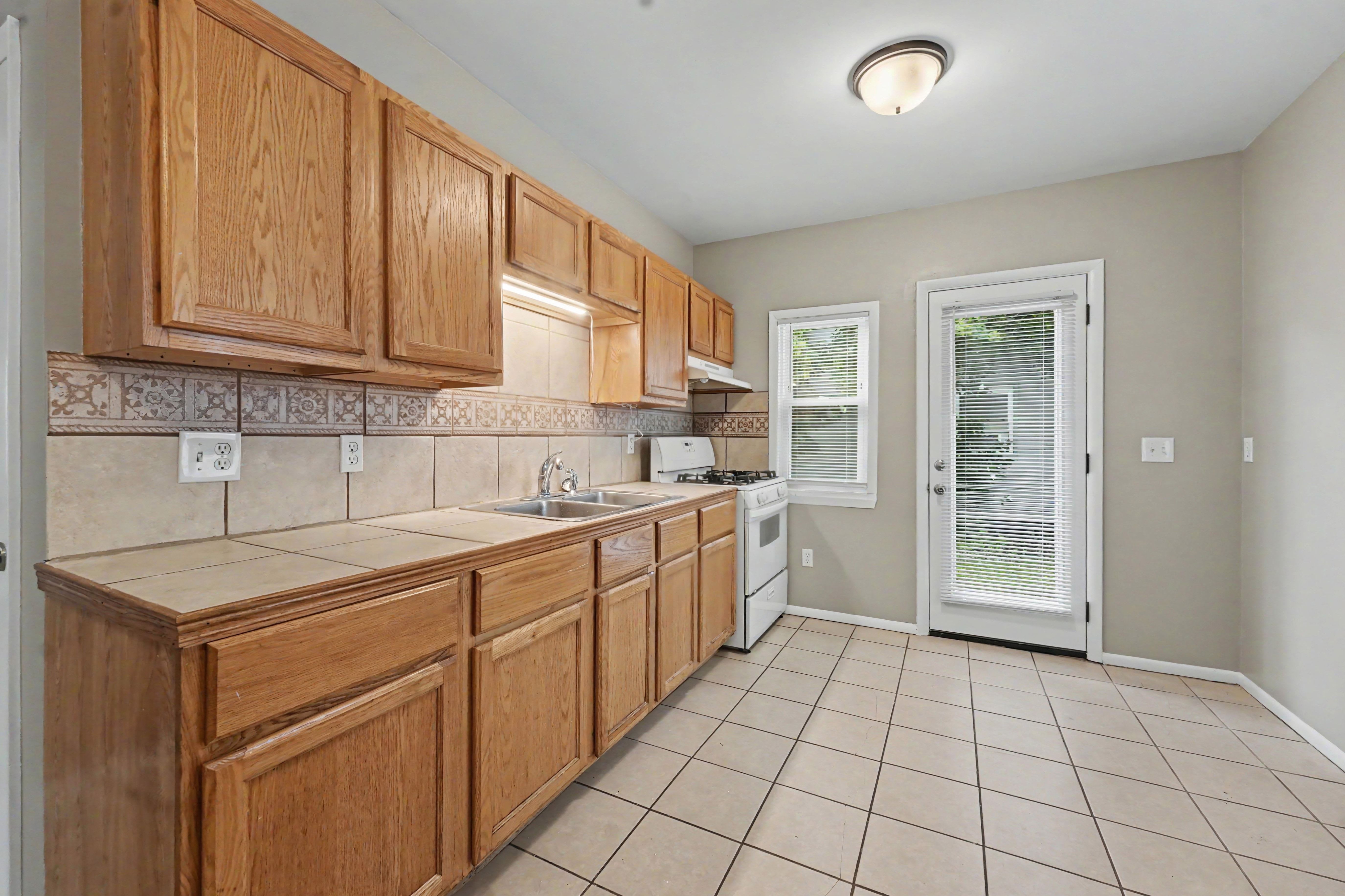23 Mack Ave NE – photo 5