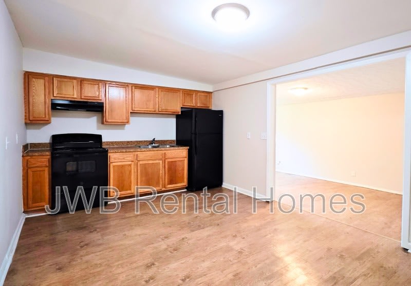 3359 Phyllis St – photo 3