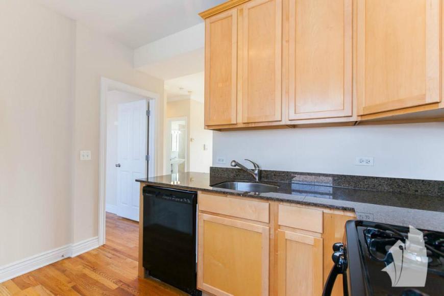 1214 W Waveland – photo 3