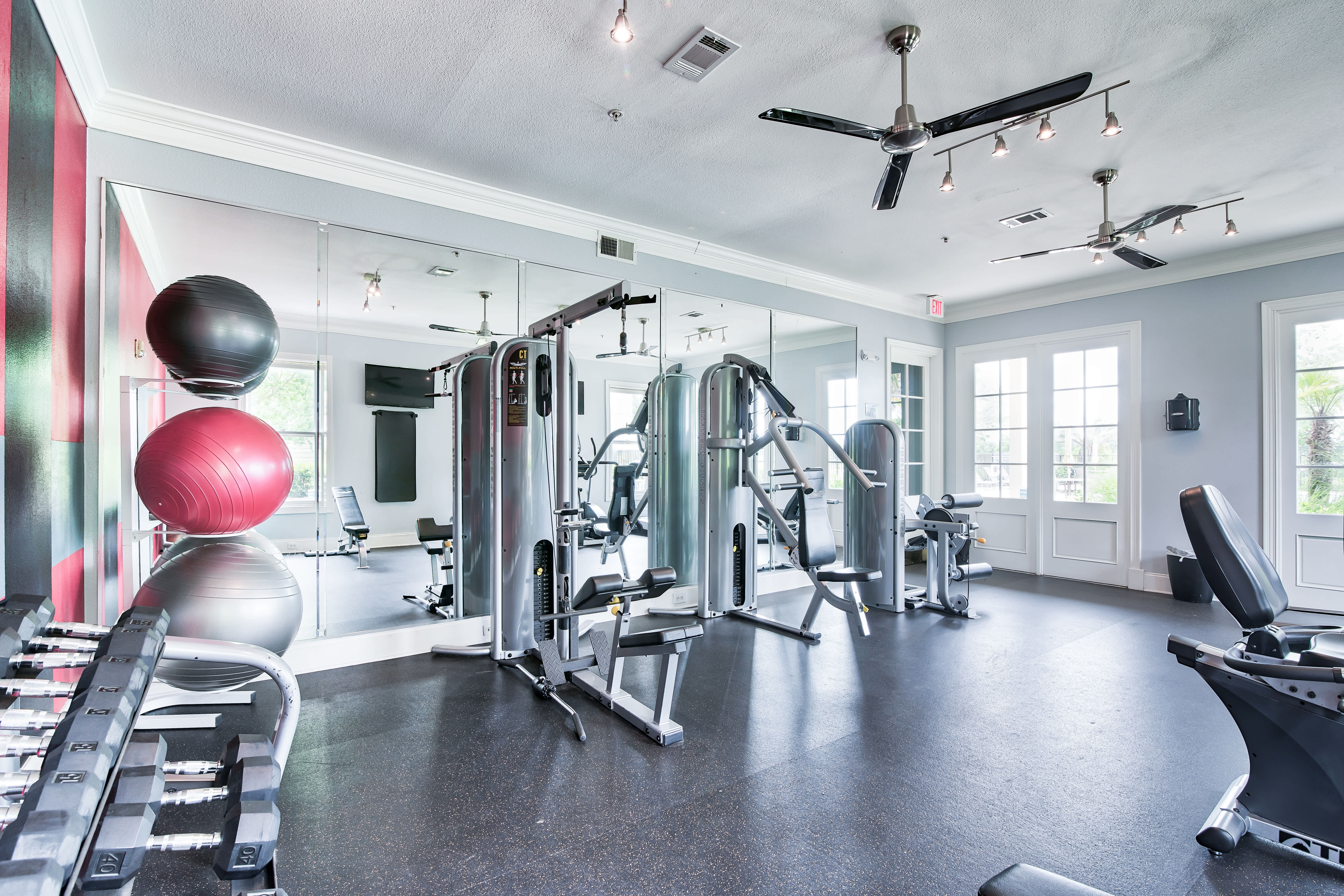 Cypress Lake Apartments – photo 4