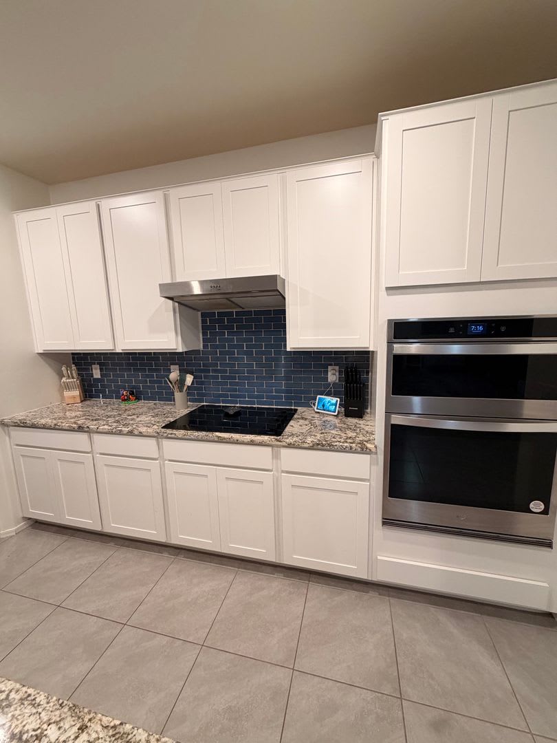***MOVE IN SPECIAL!!!! SEPTEMBER RENT FREE!!!! Pristine 3 bedroom 2 bath with den on Eastside!!! – photo 4