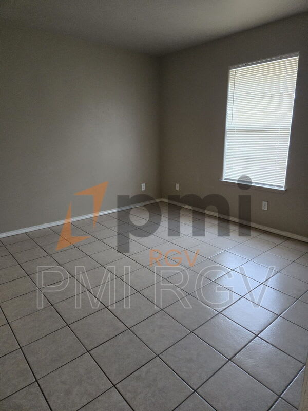 2904 N 32nd St – photo 2