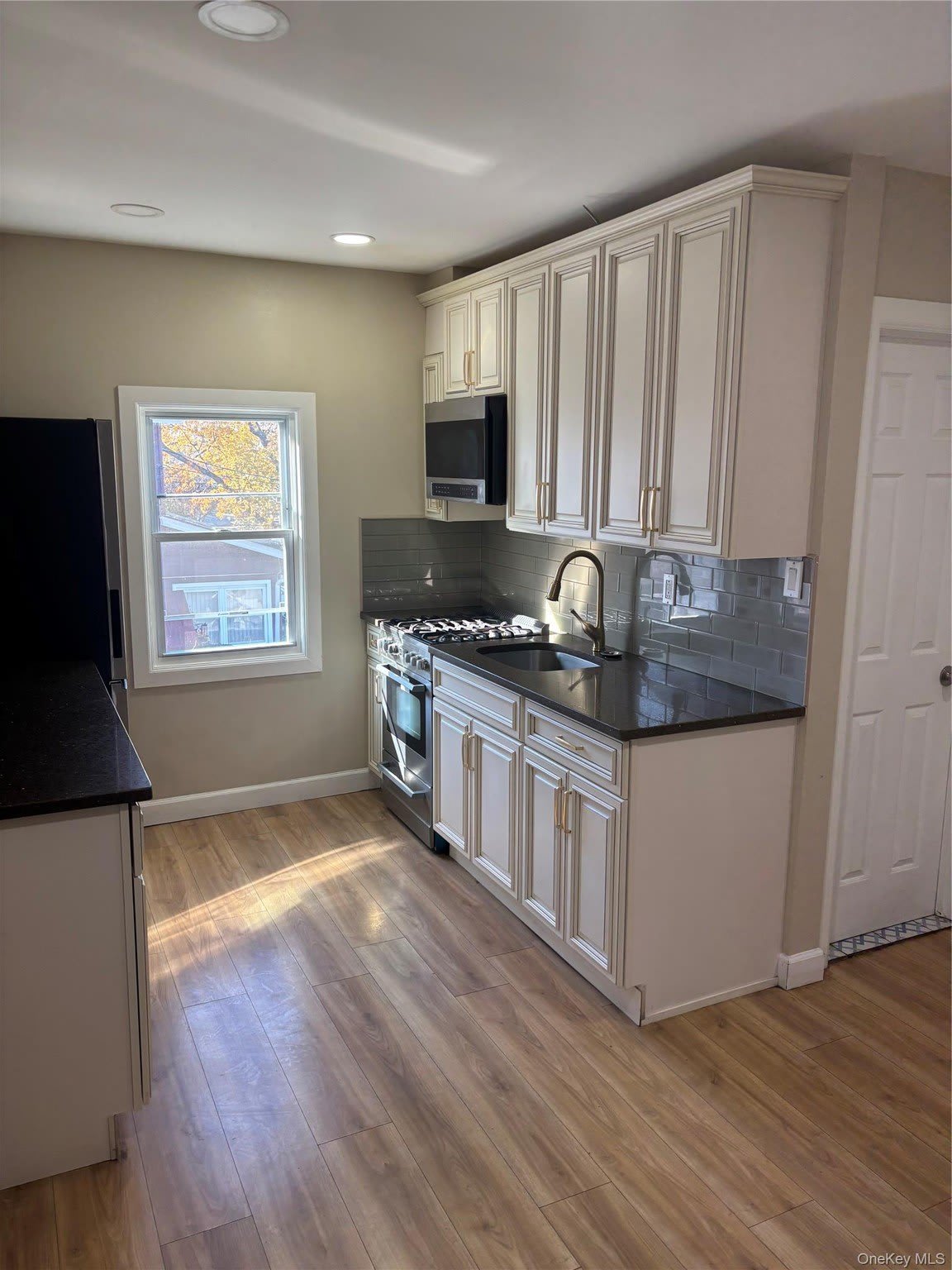 132-28 Crossbay Boulevard – photo 2