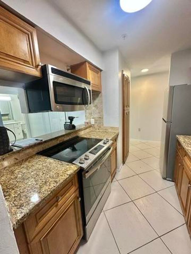 2305 N Congress Avenue 11, Boynton Beach, FL 33436 – photo 2