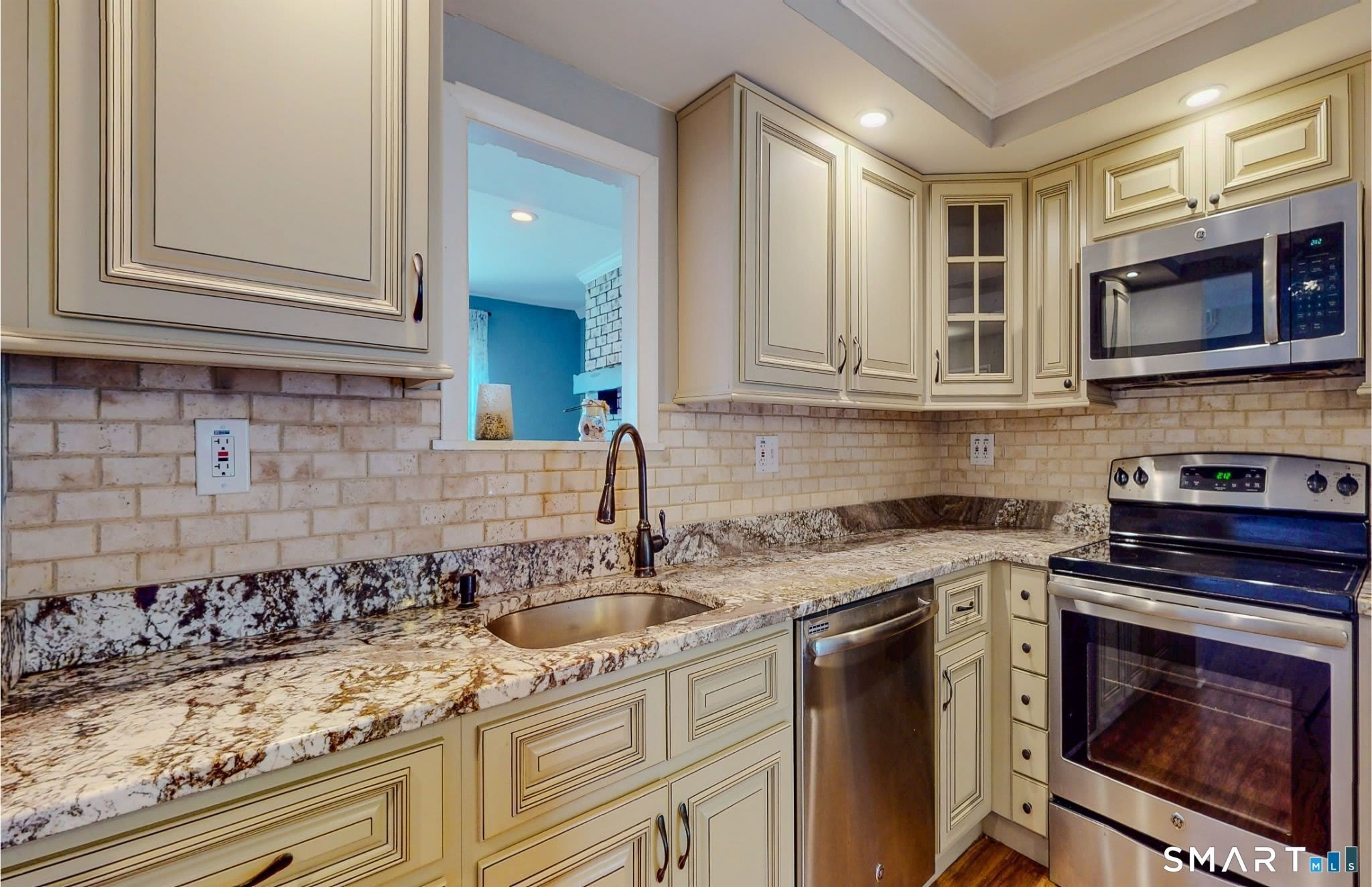 54 Clubhouse Drive – photo 1