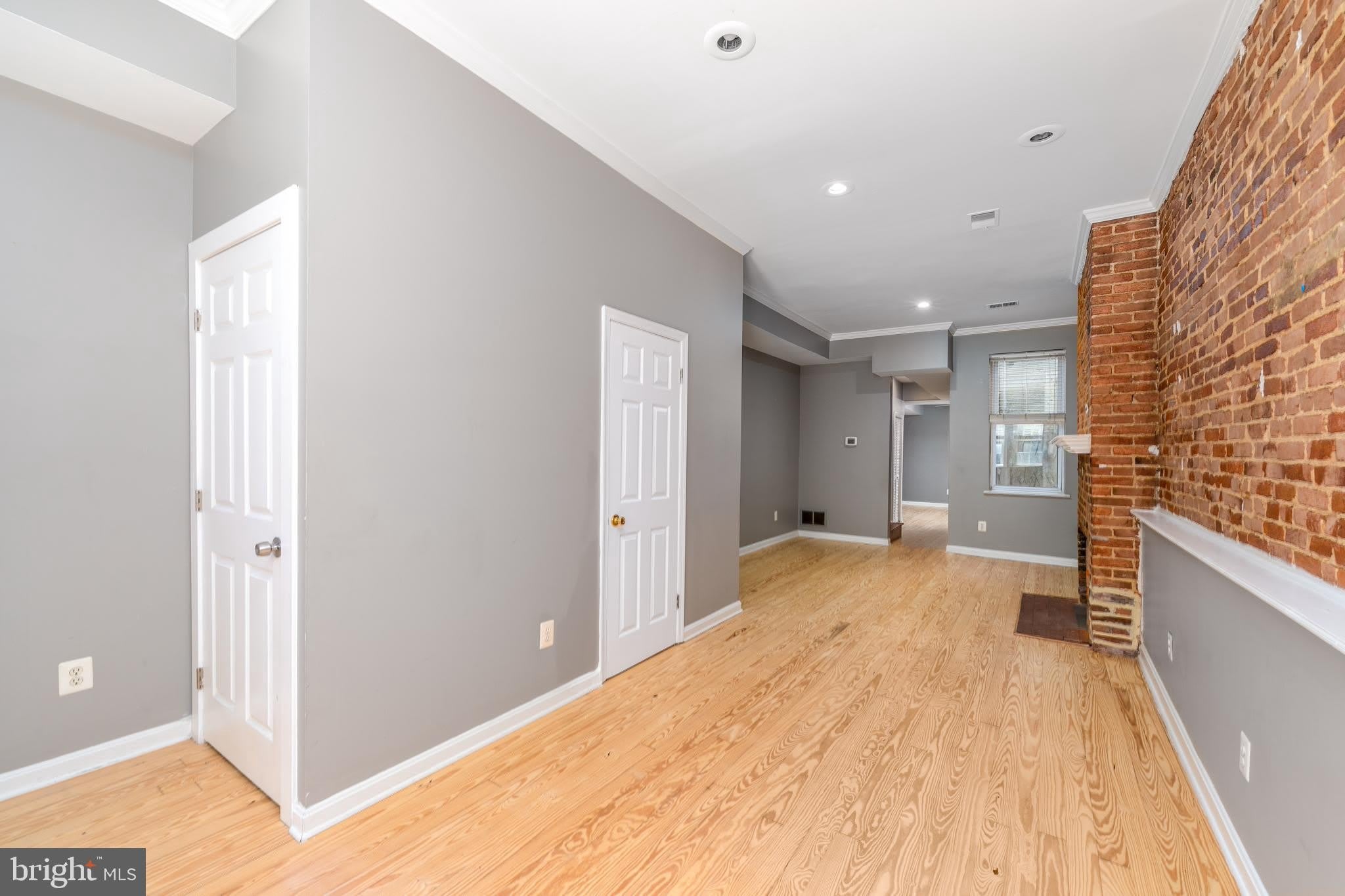 926 S HANOVER Street – photo 3