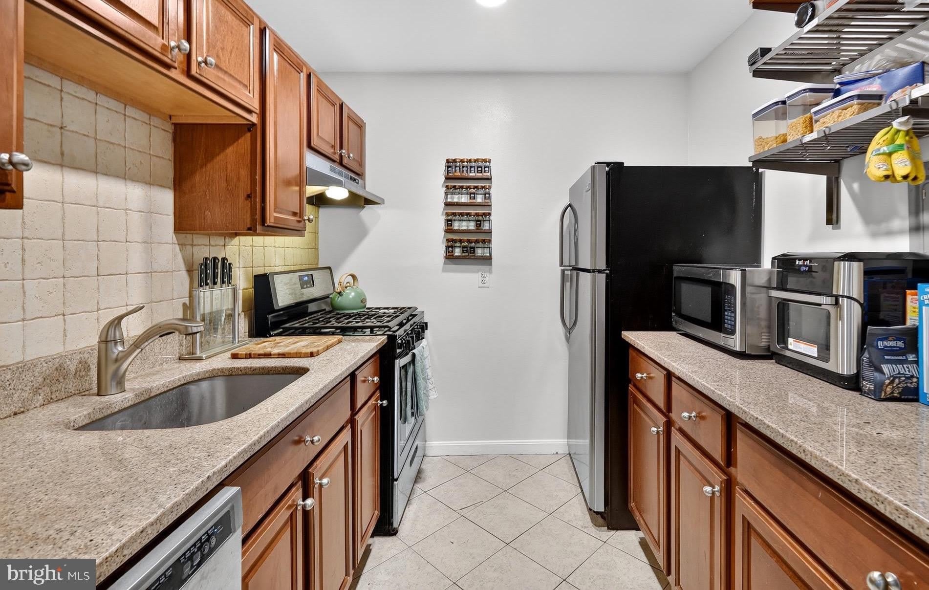 2914 KINGS CHAPEL Road – photo 2