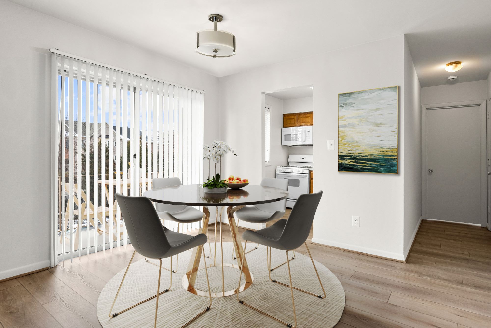 International Apartments – photo 4