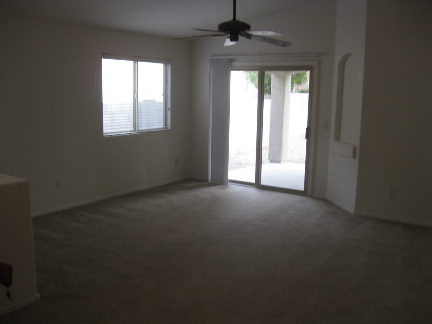 4 BEDROOM 2 BATH HOME IN RITA RANCH / AVAILABLE NOW! – photo 5