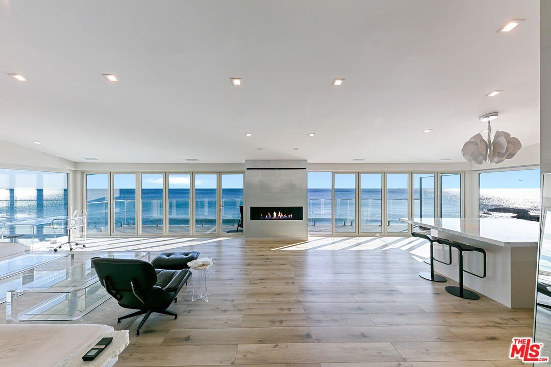 25216 Malibu Rd – photo 1