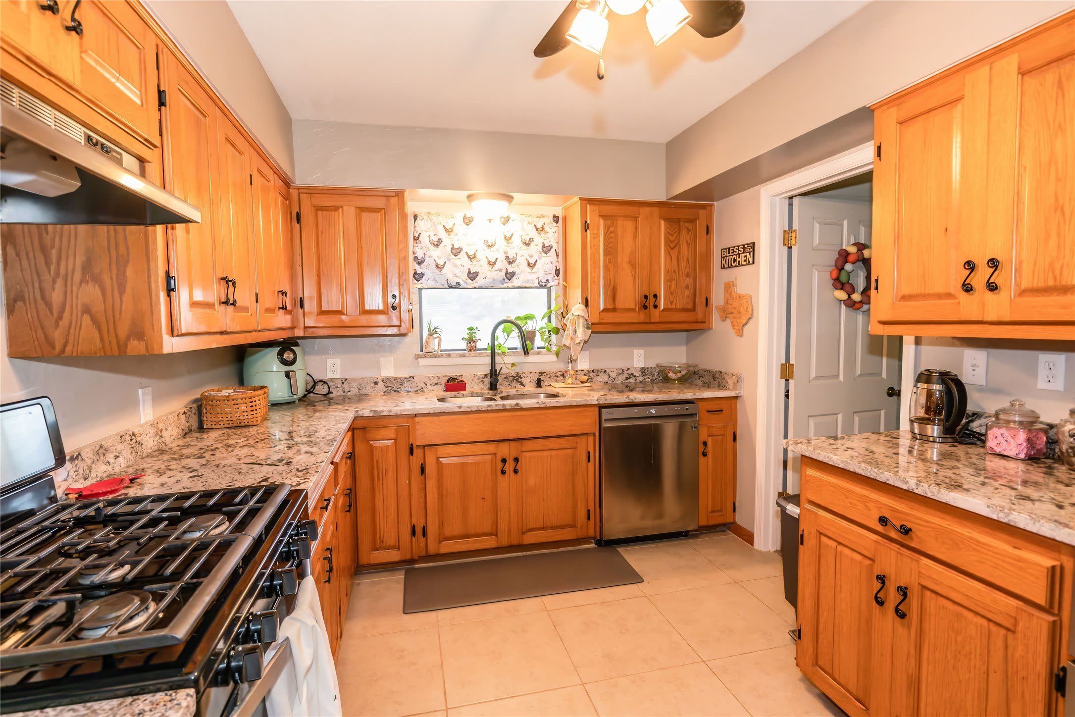 517 E Locust Street – photo 5