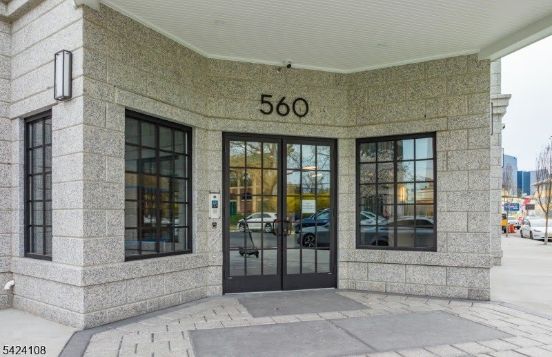 558 Market St – photo 2
