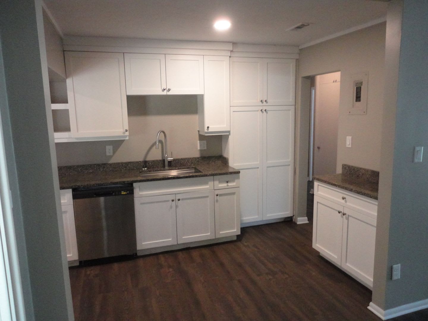 4 Bedroom/2 Bath located in Golf Club Manor – photo 5