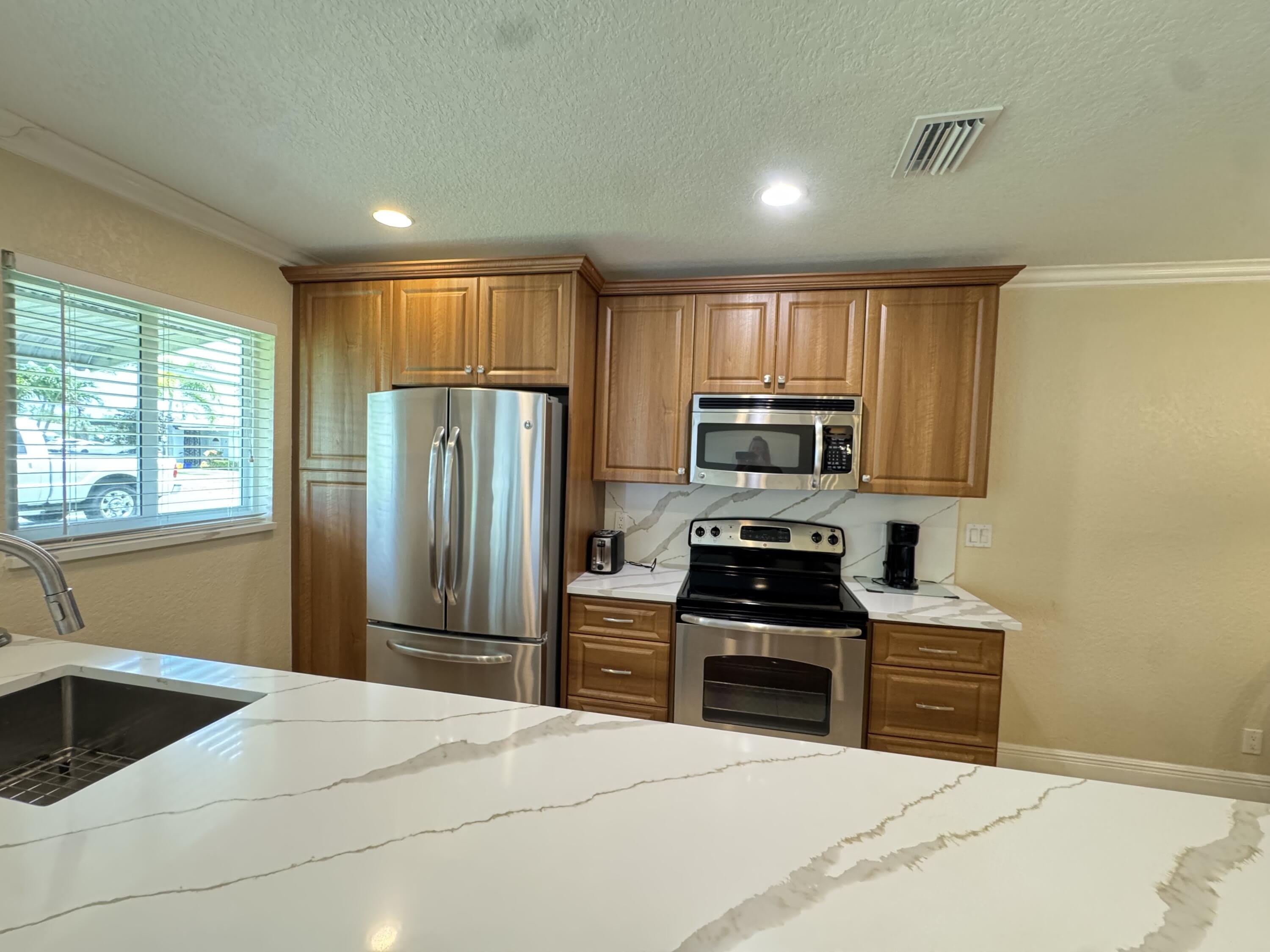 512 High Point Drive – photo 4