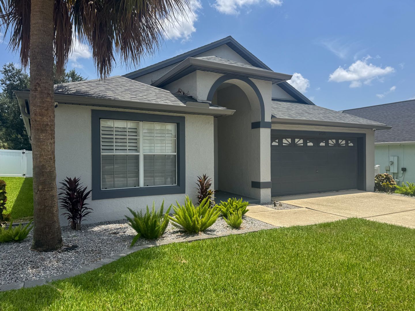 Beautifully updated and modern 5 bedroom 4 bathroom pool home located in the Orange Tree – photo 3