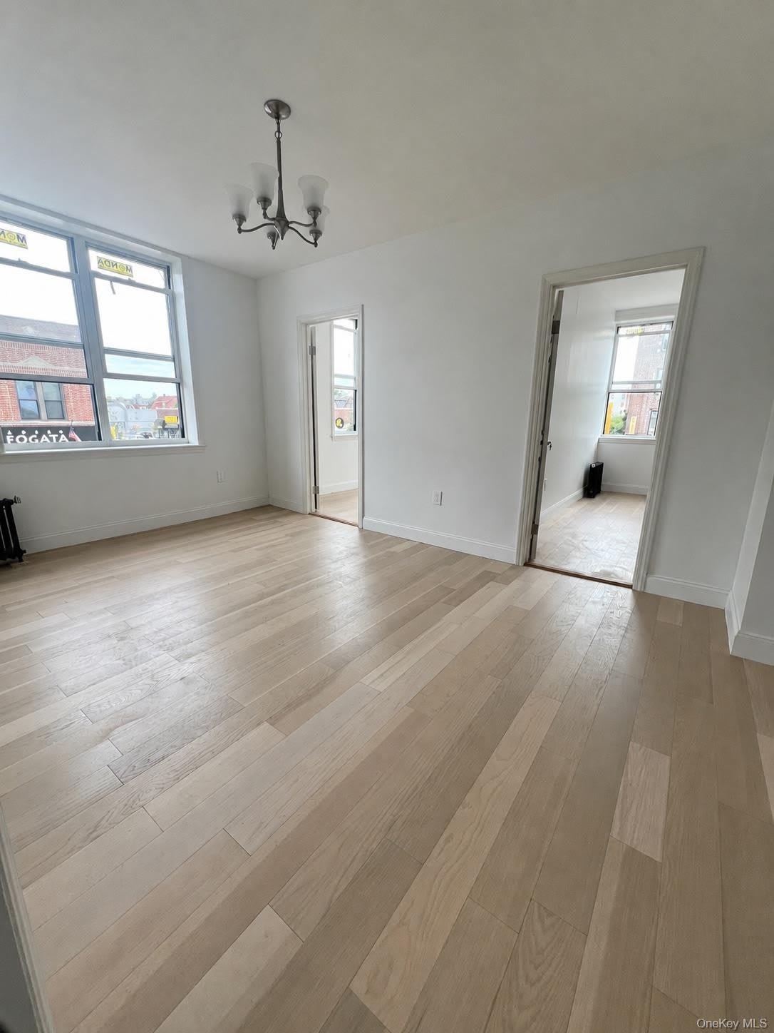 83 19 Northern Boulevard – photo 1