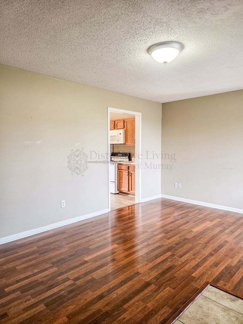 Showings Available Beginning 8 20 26 Large 2 Bedroom 1 Bath Duplex – photo 3