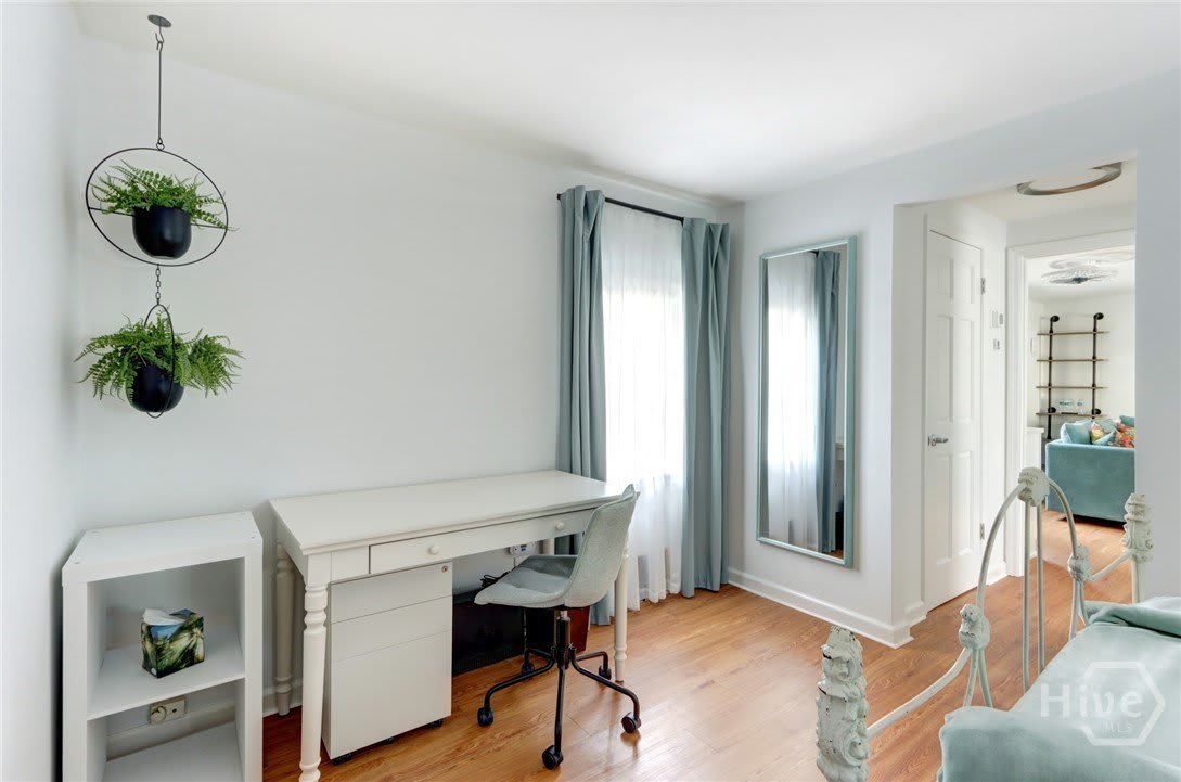 205 W Jones Lane – photo 5