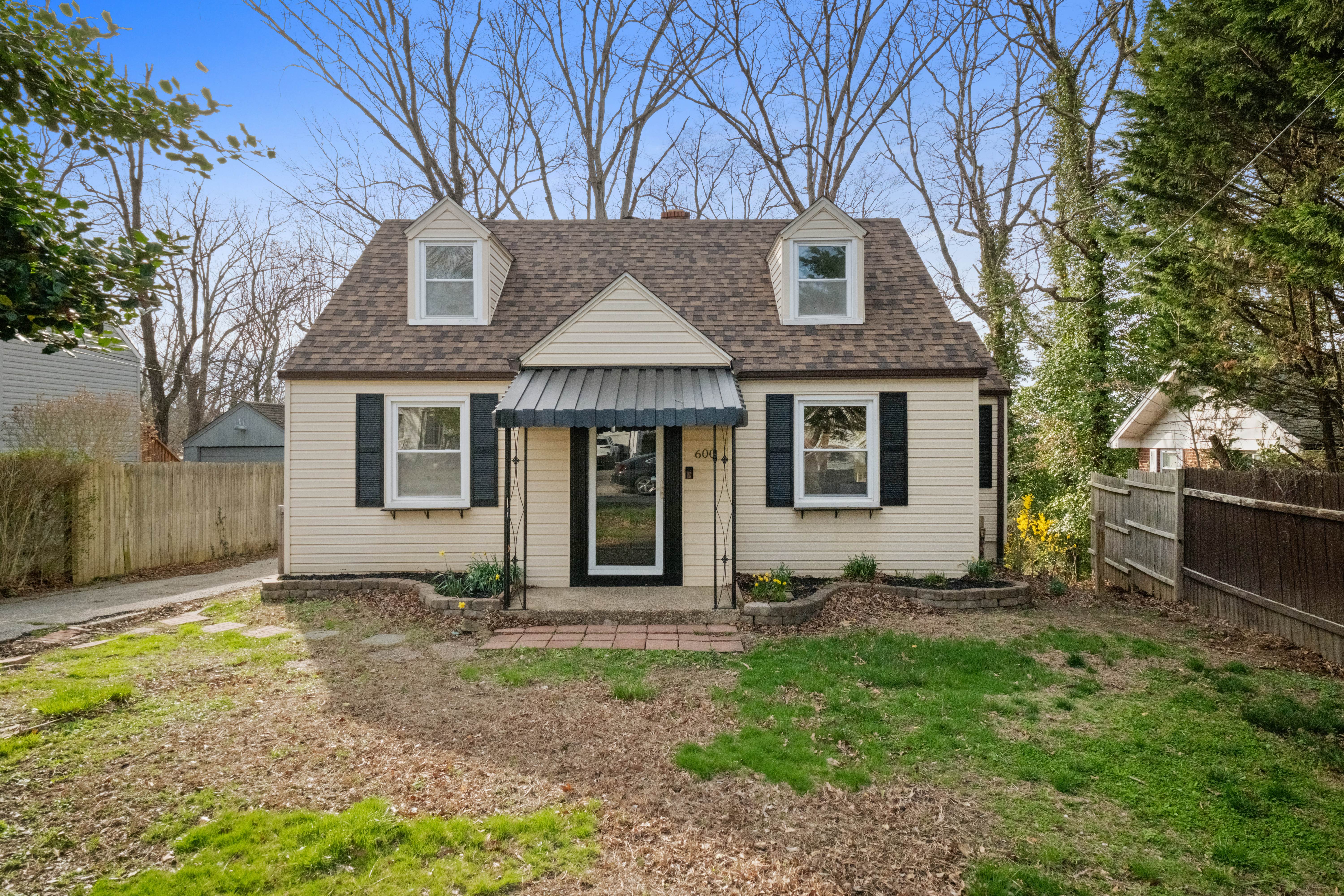 600 Churchill Dr – photo 1