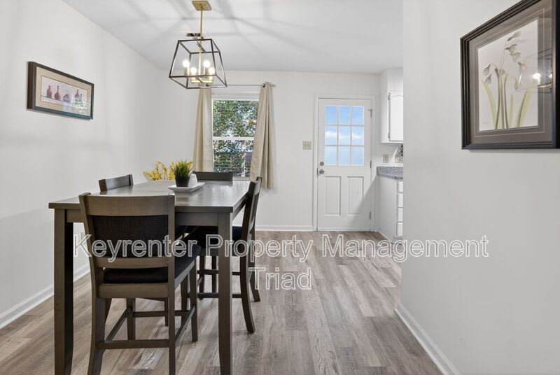 115 S Mendenhall St. – photo 2