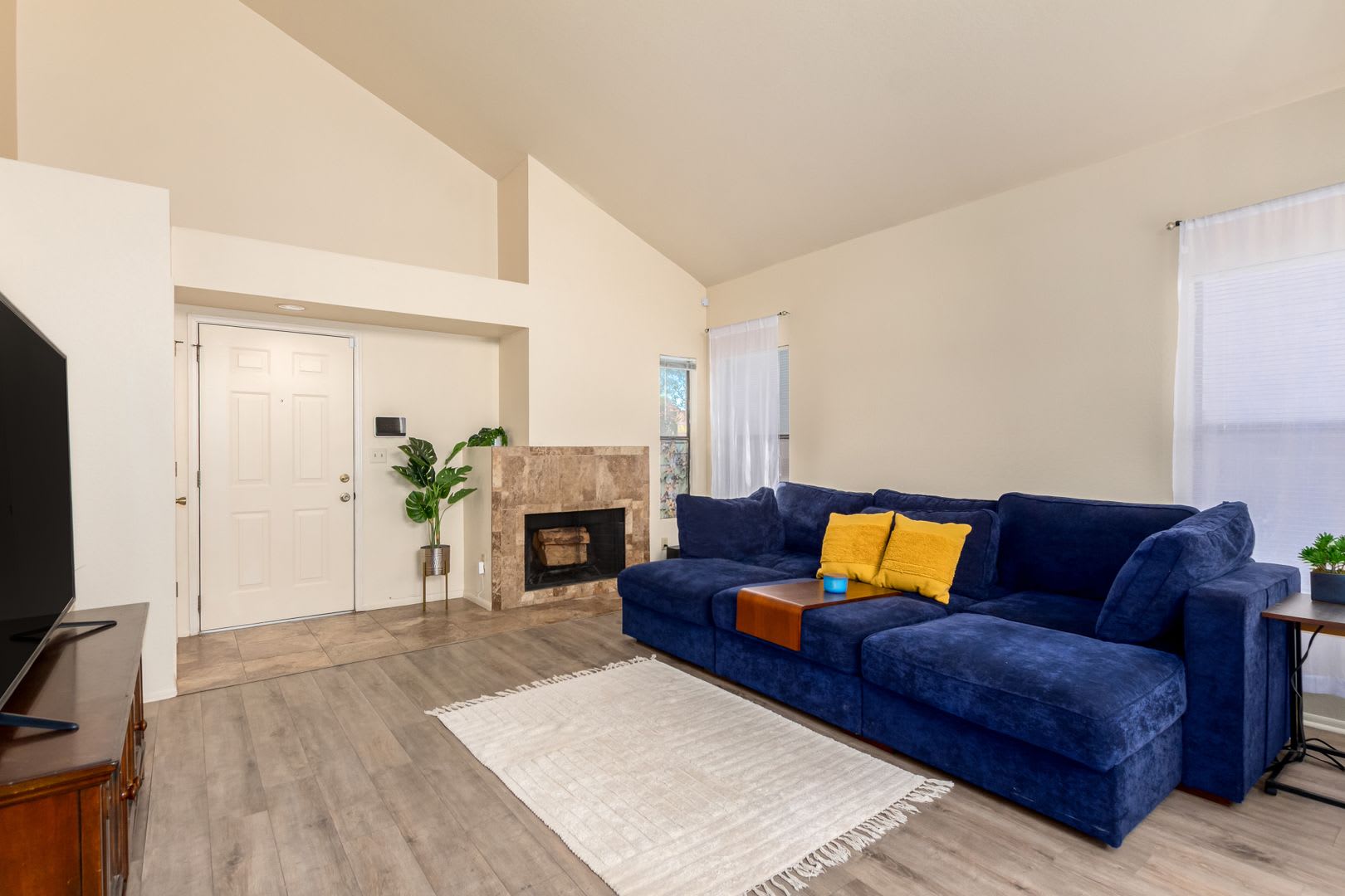 Oro Valley- 3 bedroom/ 3 bathroom home AVAILABLE MID AUGUST! – photo 5