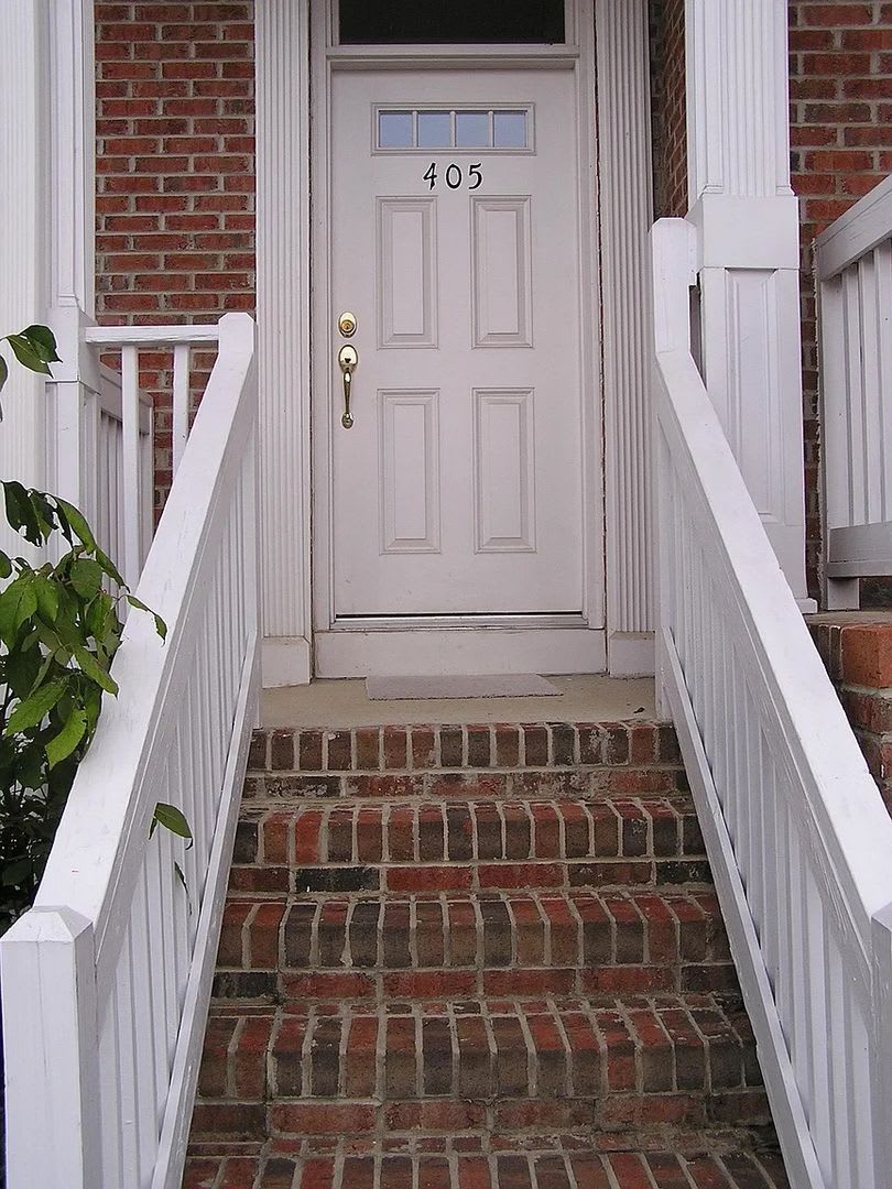 Room In 2 Bedroom Home At Windermere Dr – photo 3