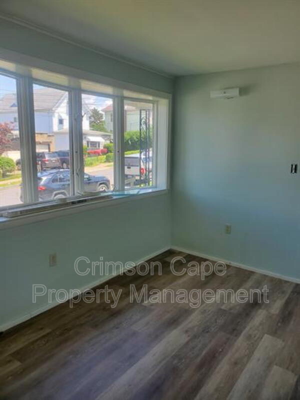 108 Grove St – photo 4
