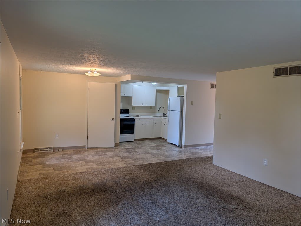 13992 E Center Street – photo 4