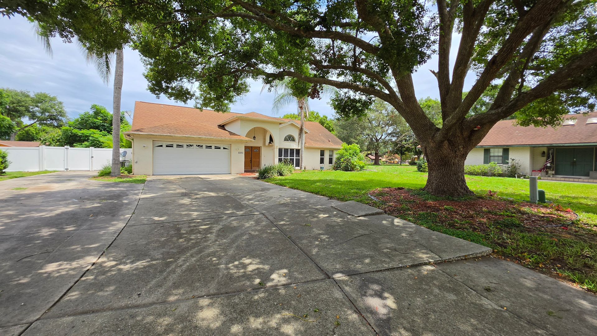 3 Bed, 3 Bath, 2 Car garage. – photo 2
