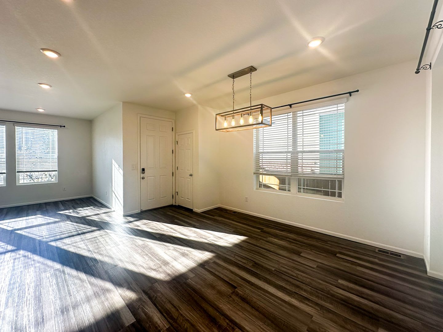 NEARLY NEW 3-bed Paired Home in Senderos Creek community! – photo 4