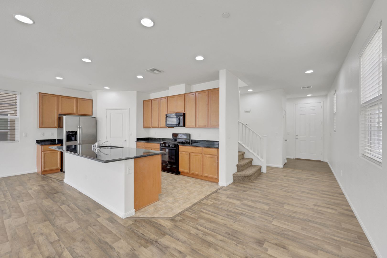 5 Bedroom in Henderson – photo 2