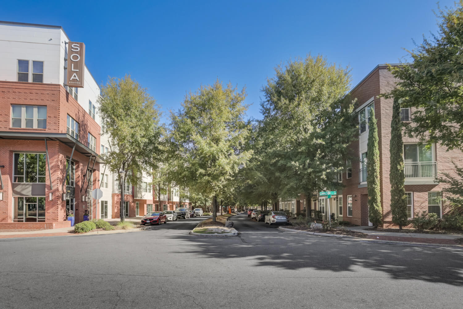 Sola Station Canalside Apartments – photo 2