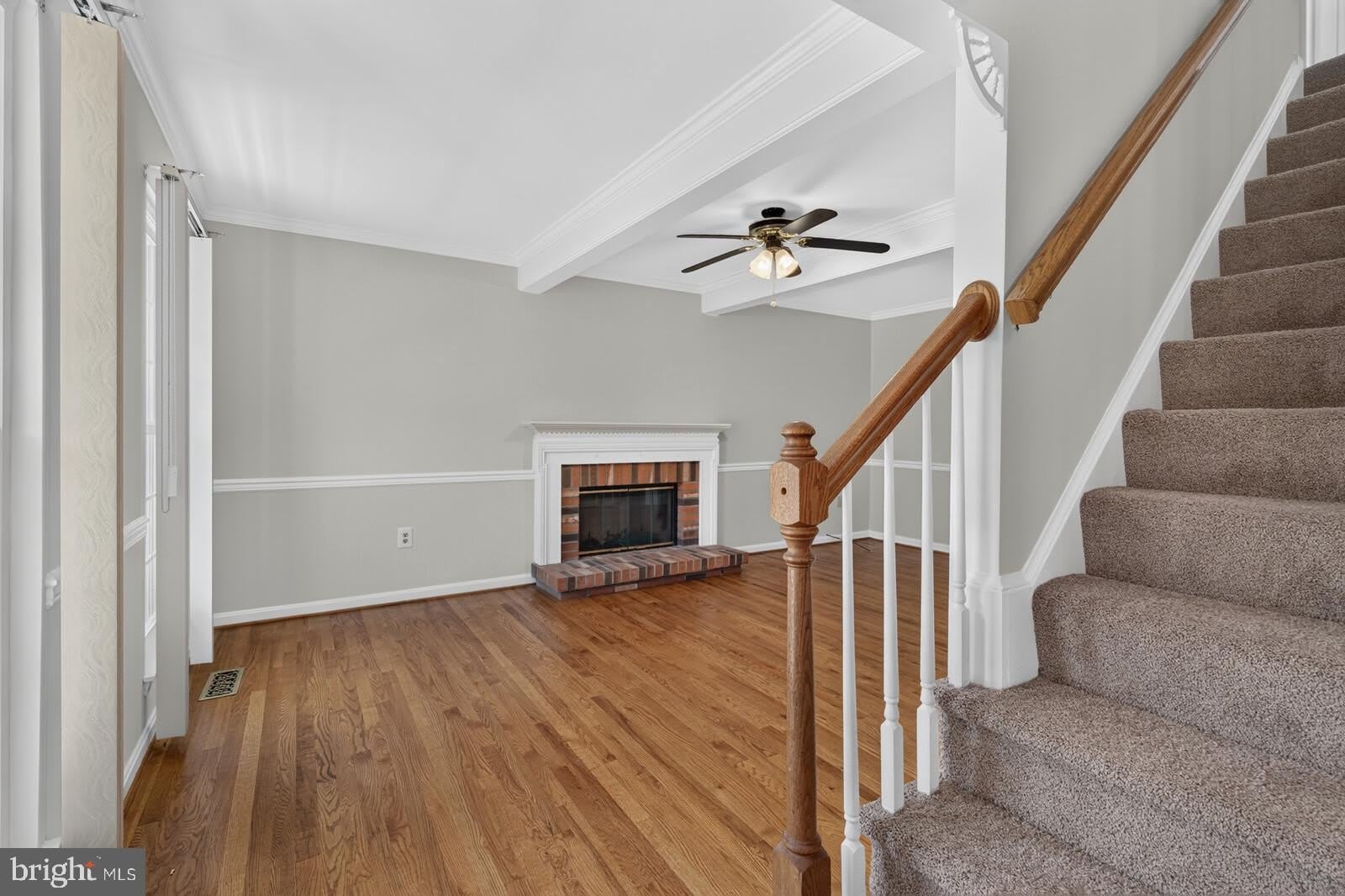 811 Chatsworth Drive – photo 2