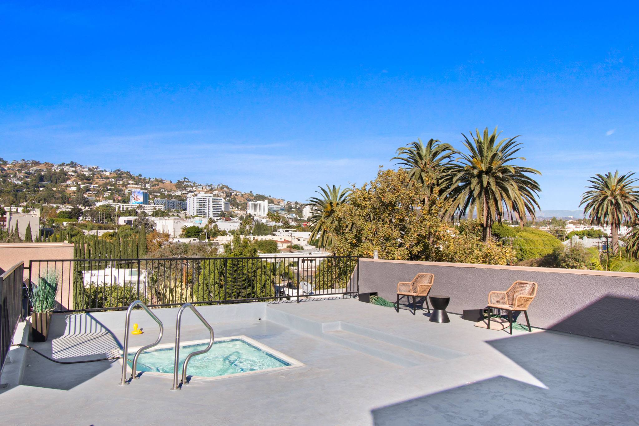Westbourne Apartments – photo 3