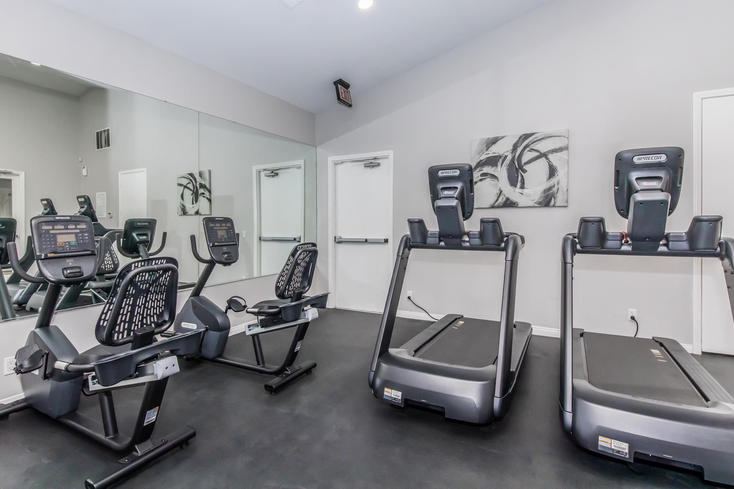 Palm Court Apartment Homes – photo 2