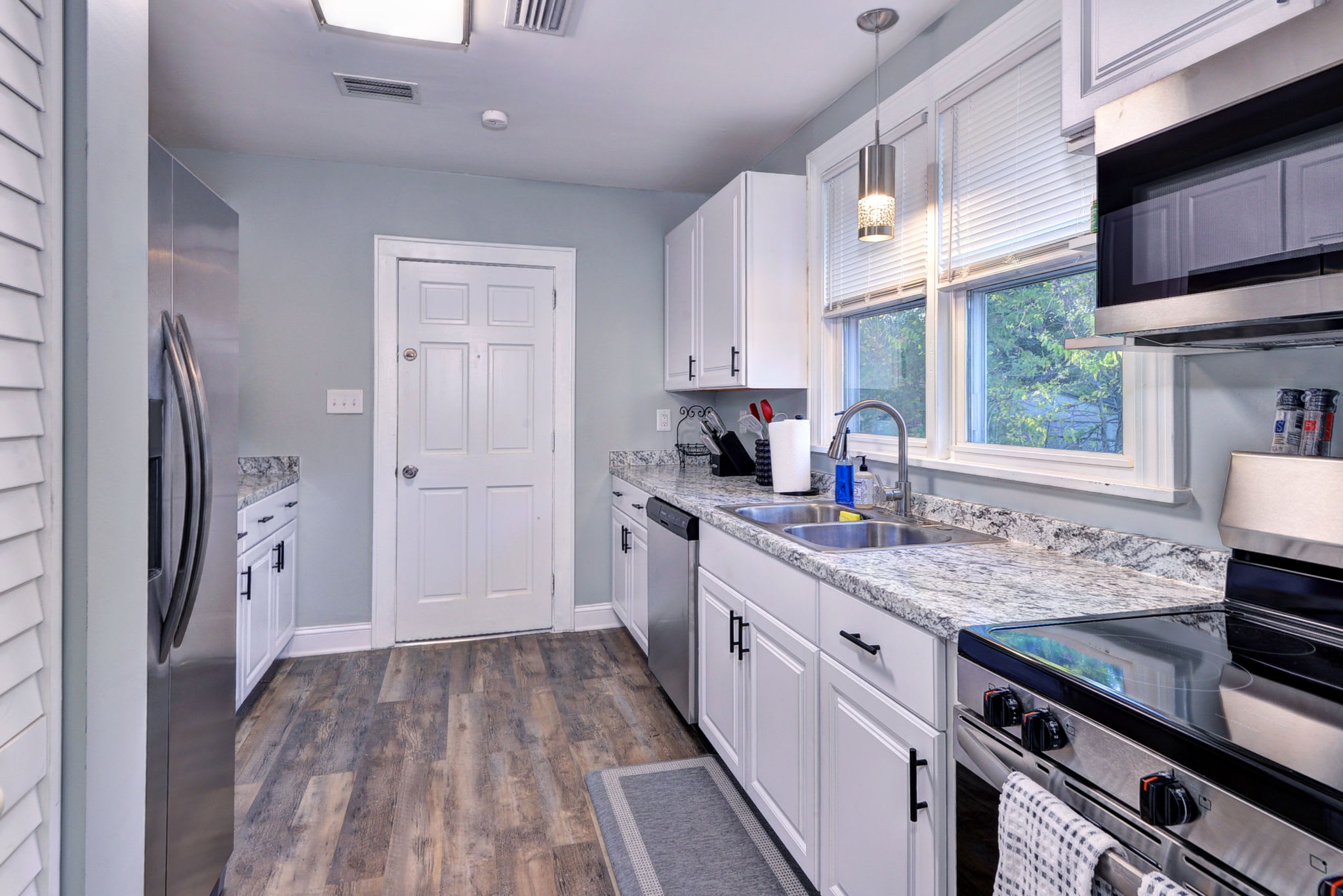 335 Greenbriar Avenue – photo 4