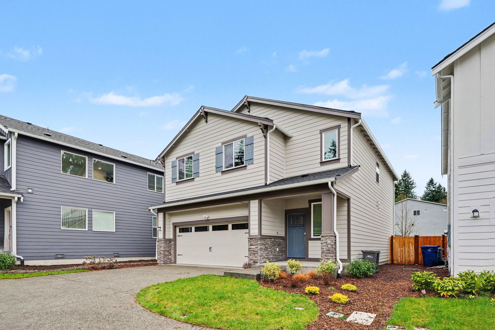 Charming Home In Bothell Prime Location Modern Comfort 219 179Th Street Se Bothell Wa 98021 3 600 – photo 1