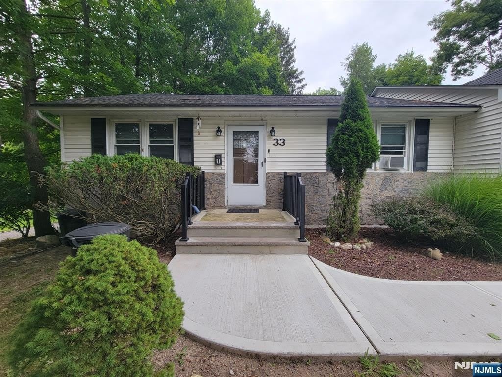33 N Maple Avenue – photo 2