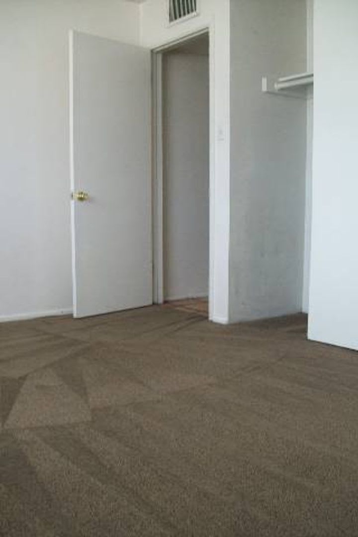**Spacious 4 Bedroom Home in the Heart of Tempe!** – photo 3