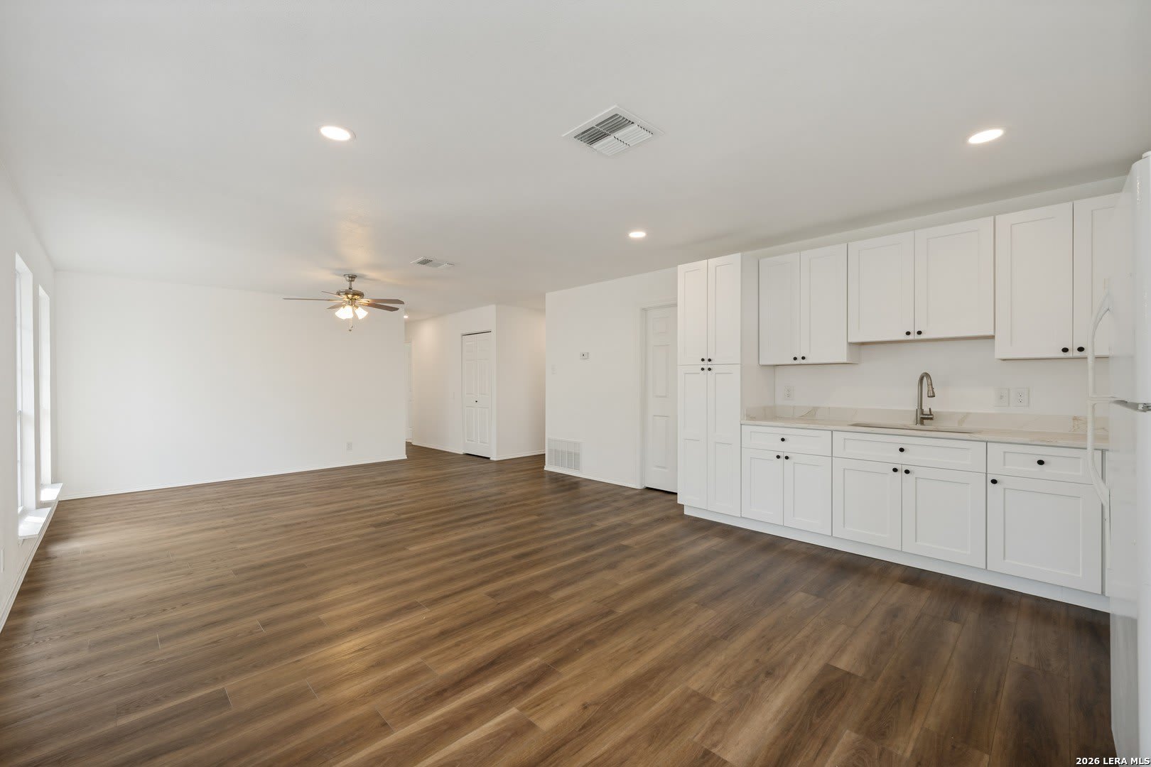5611 GREEN MANOR ST – photo 4