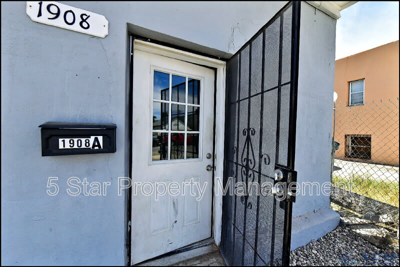 1908A Olive Ave!! – photo 5