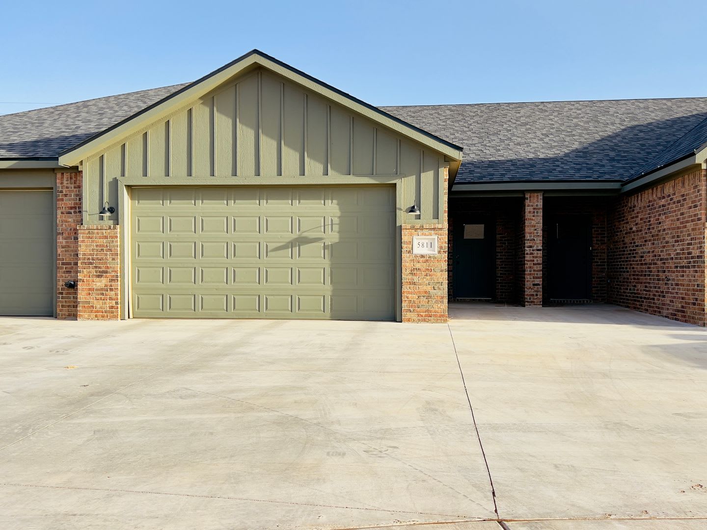 Spacious 3-Bedroom Townhouse Near Texas Tech – photo 1