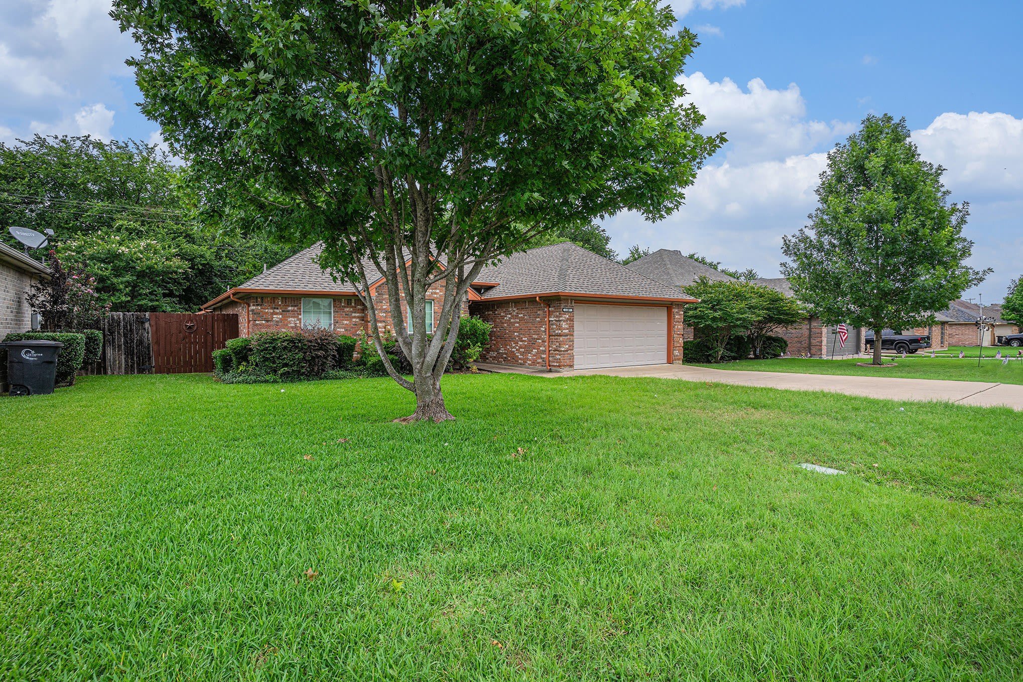1307 Hyde Park Boulevard – photo 2